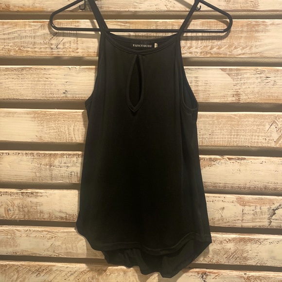 🔥🔥 (3/$20) 
Fancyqube Size Small spaghetti Strap W/ Peekaboo Hole in Front - Picture 3 of 4